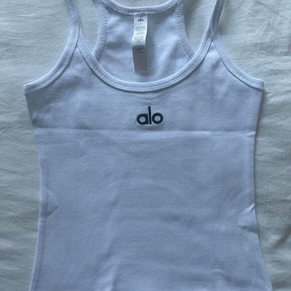 ALO Yoga Tops - Alo-yoga Women's Black and White Vest
